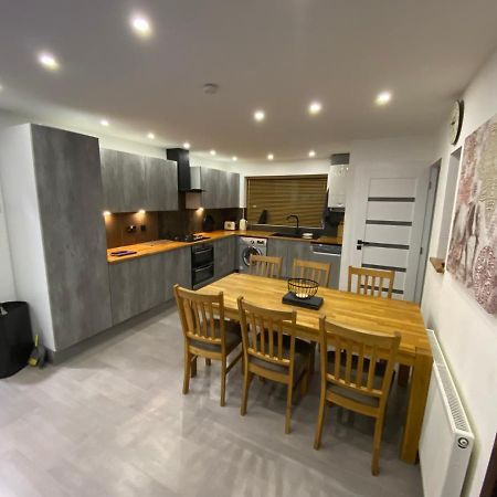 Hollemeadow Villa Bloxwich Buitenkant foto