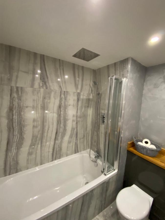 Hollemeadow Villa Bloxwich Buitenkant foto