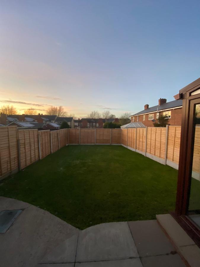 Hollemeadow Villa Bloxwich Buitenkant foto