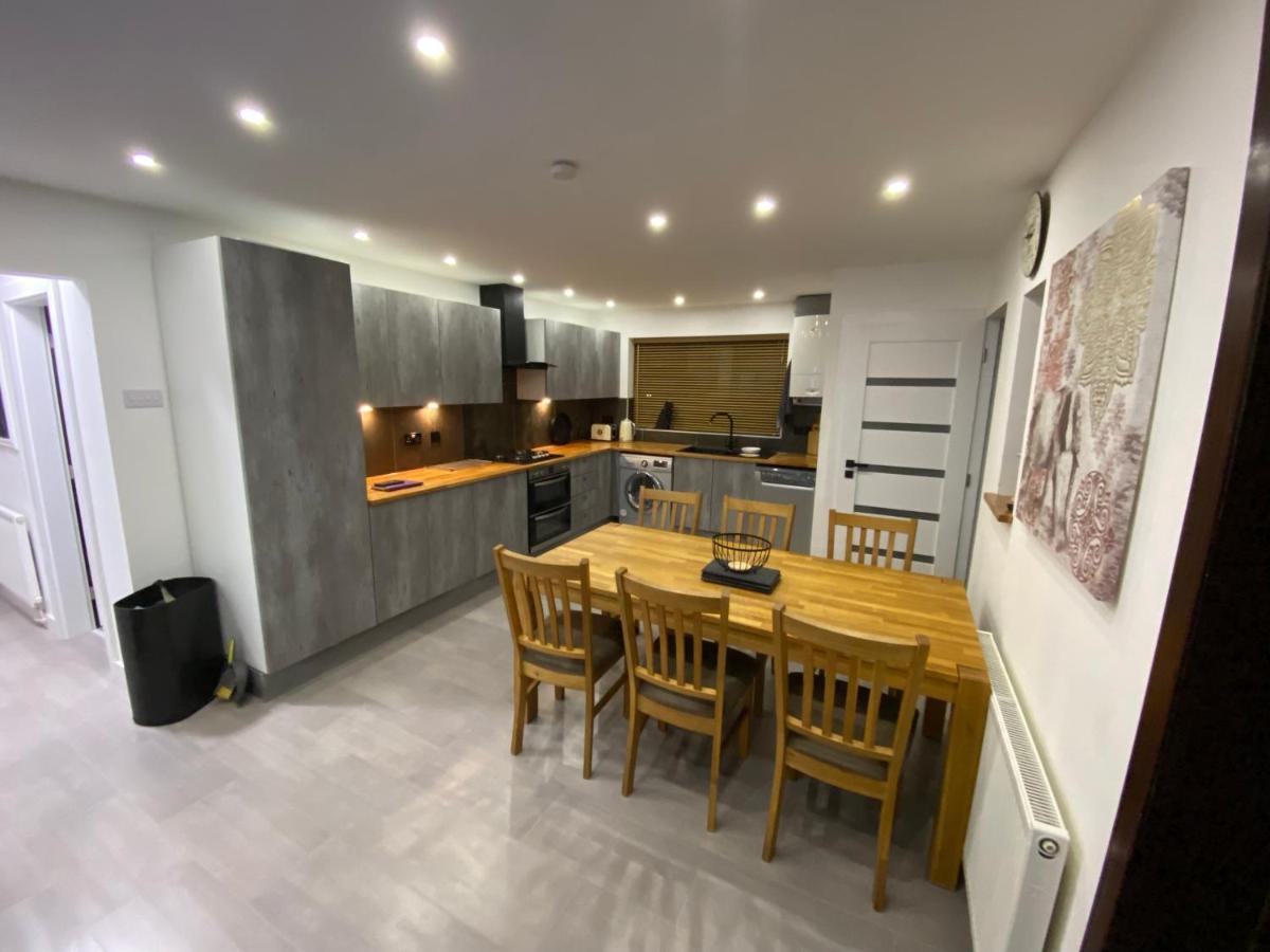 Hollemeadow Villa Bloxwich Buitenkant foto