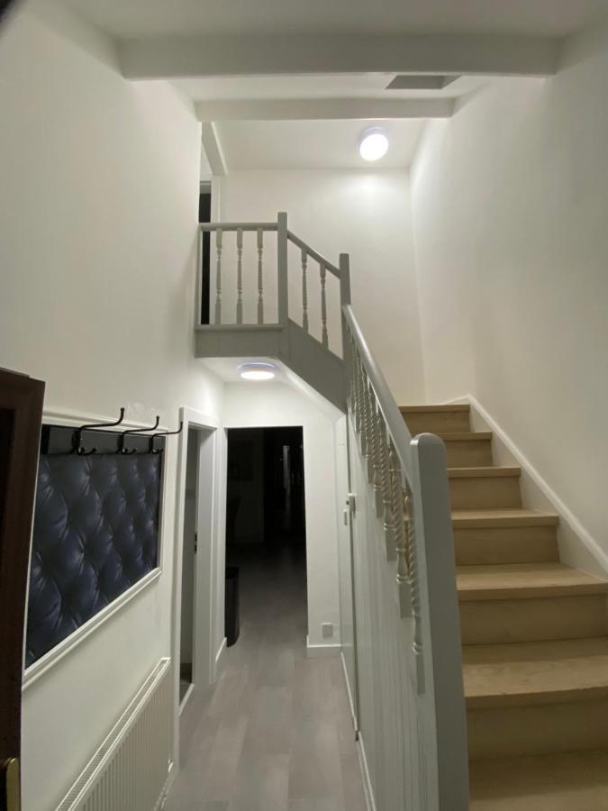 Hollemeadow Villa Bloxwich Buitenkant foto