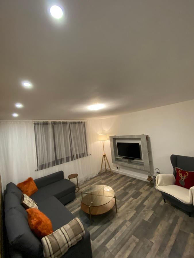 Hollemeadow Villa Bloxwich Buitenkant foto