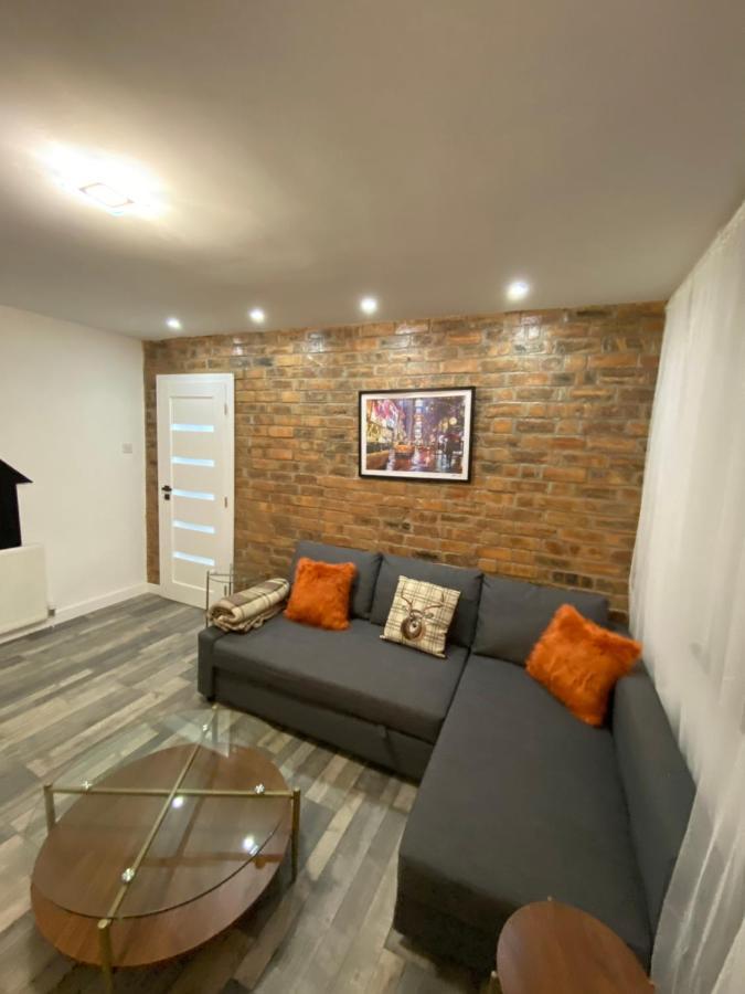 Hollemeadow Villa Bloxwich Buitenkant foto